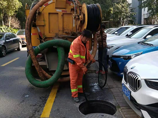 南岸排污管道清淤